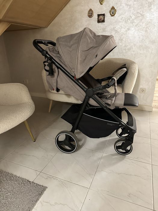Коляска прогулянкова Carrello Bravo