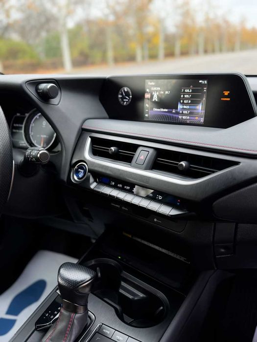 Lexus UX 250H F-SPORT 2021