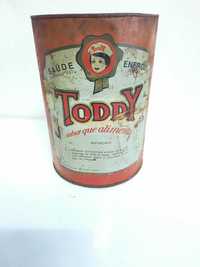 Latas antigas Toddy, Coqui, whisky