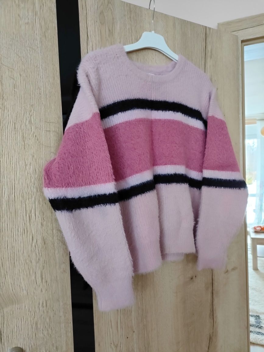 Puszysty sweter damski z kolorowymi pasami CROPP r. L