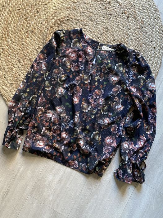 Elegancka zwiewna koszulka damska kwiatowa Lavinia S