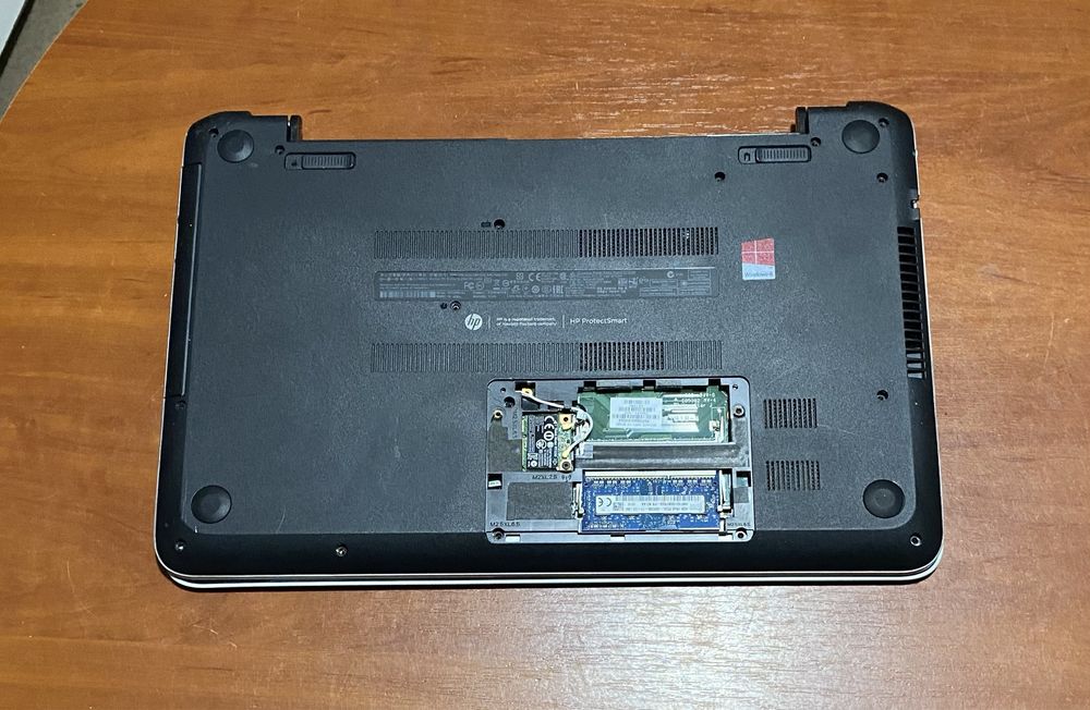 Ноутбук HP 15-n038so 15.6"/ 4GB RAM/1TB HDD/ на запчастини! N2422