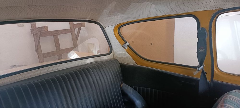 Ford Anglia Amarelo