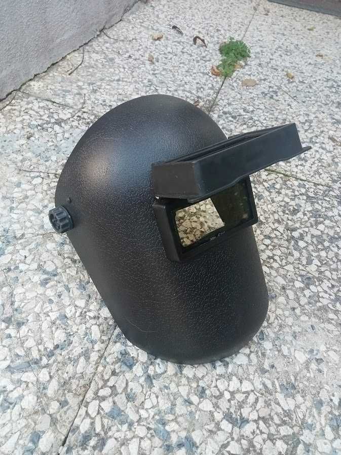 Máscara de soldar nova