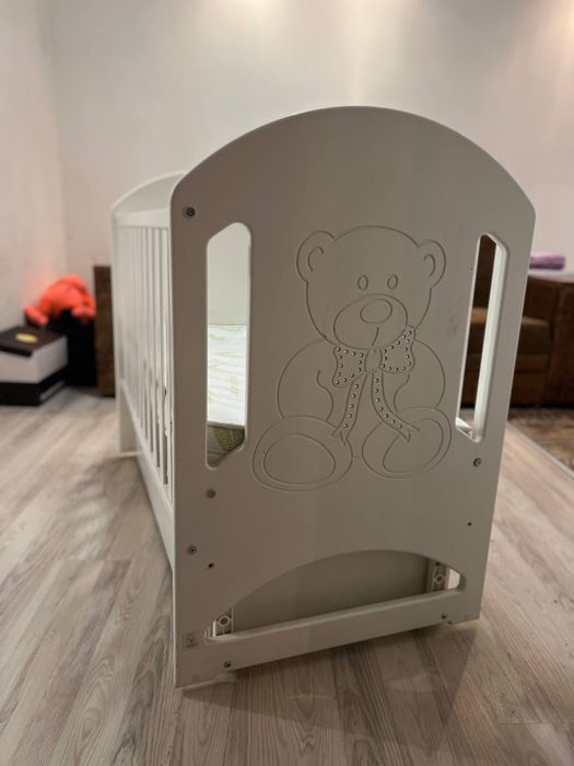 Кровать с матрасом и комод Мишка