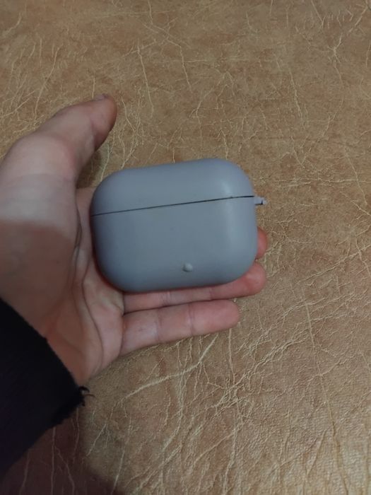 Продам airpods не пам'ятаю яка модель