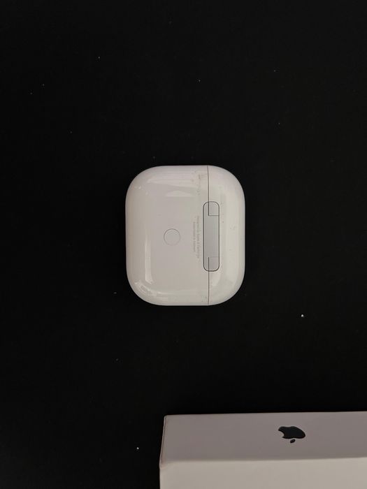 Apple AirPods Originais (3ª Geração)