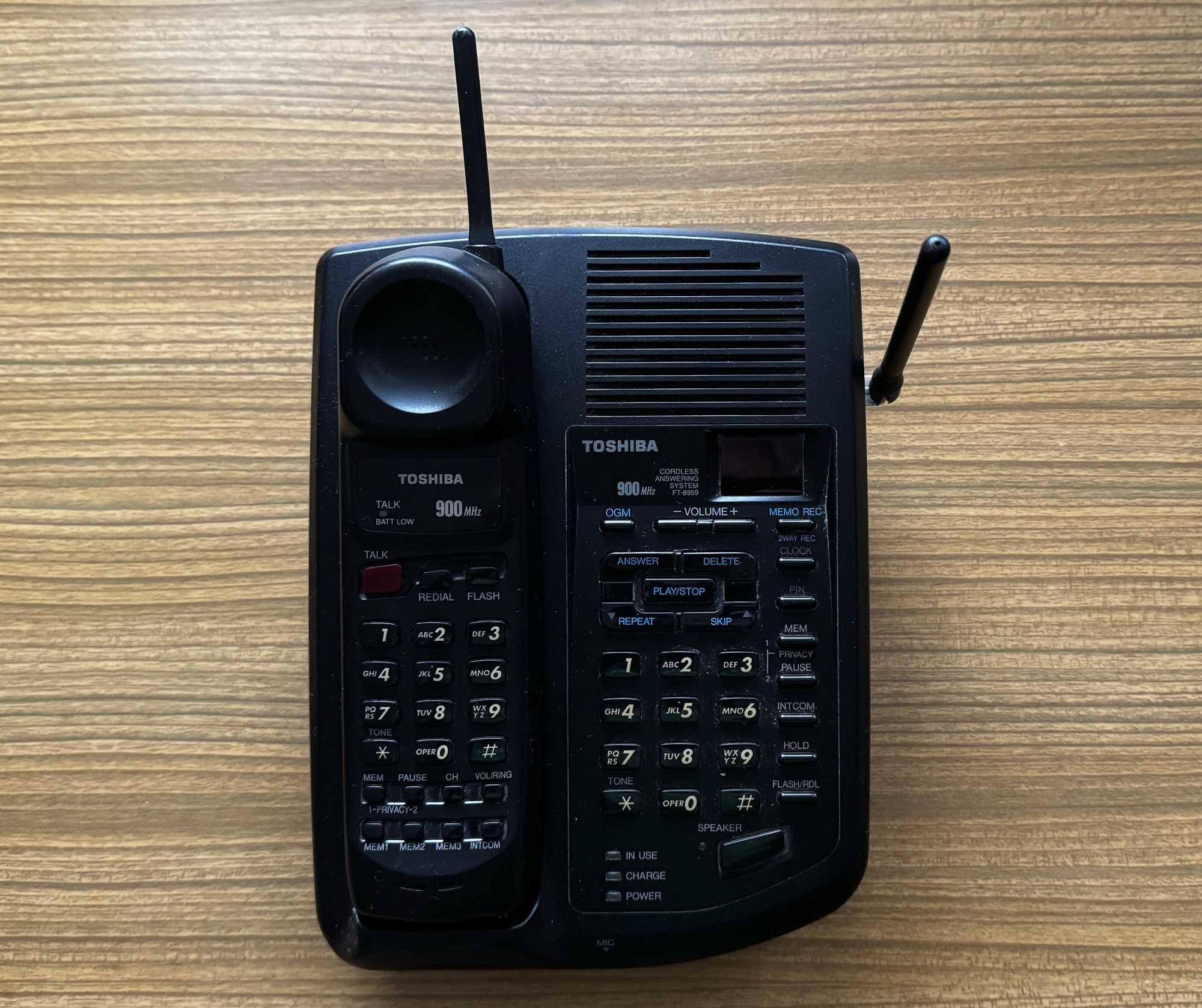 Telefon stacjonarny bezprzewodowy z sekretarką Toshiba FT-8959