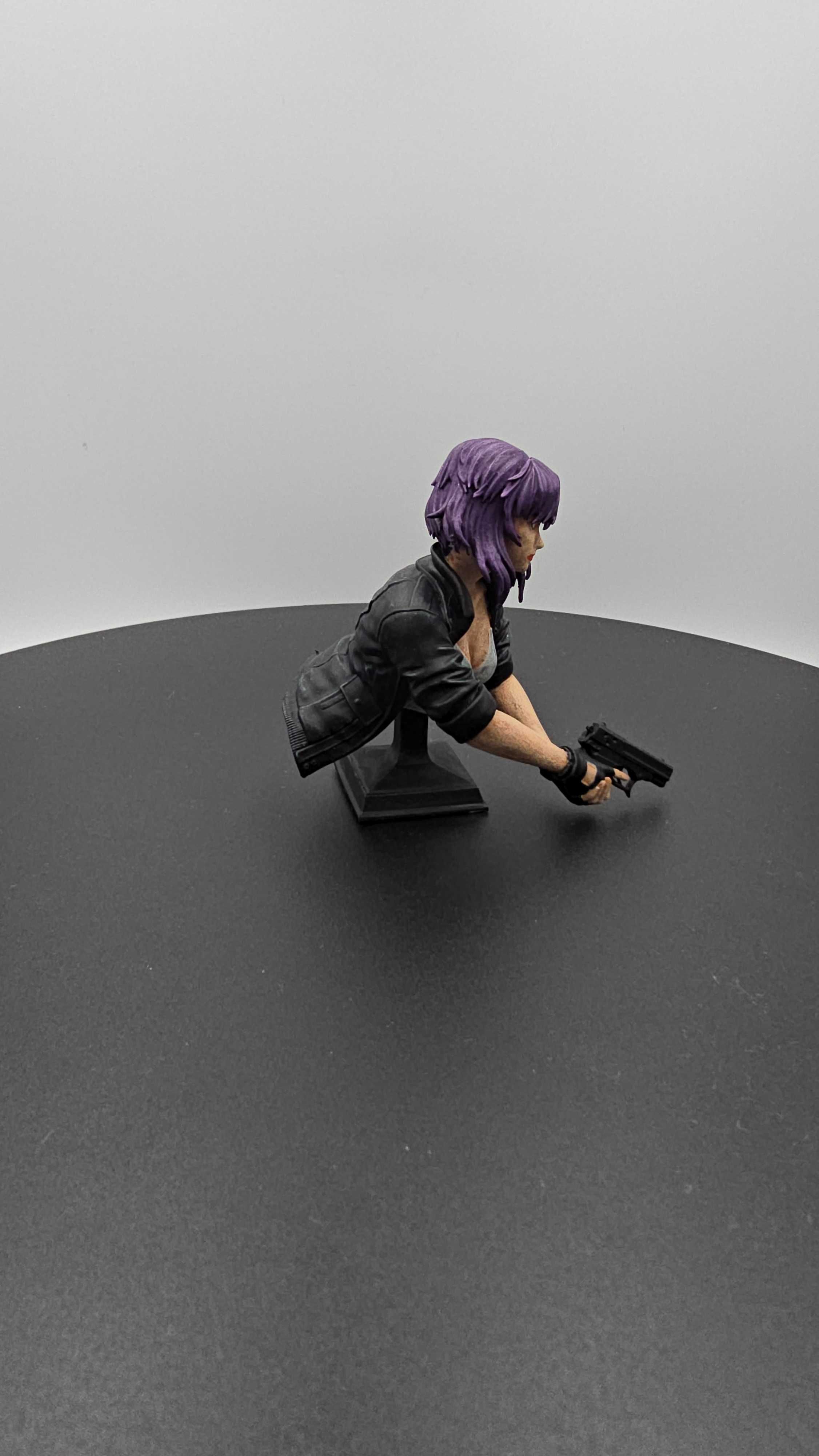 Pomalowane popiersie Motoko Kusanagi z Ghost in the Shell