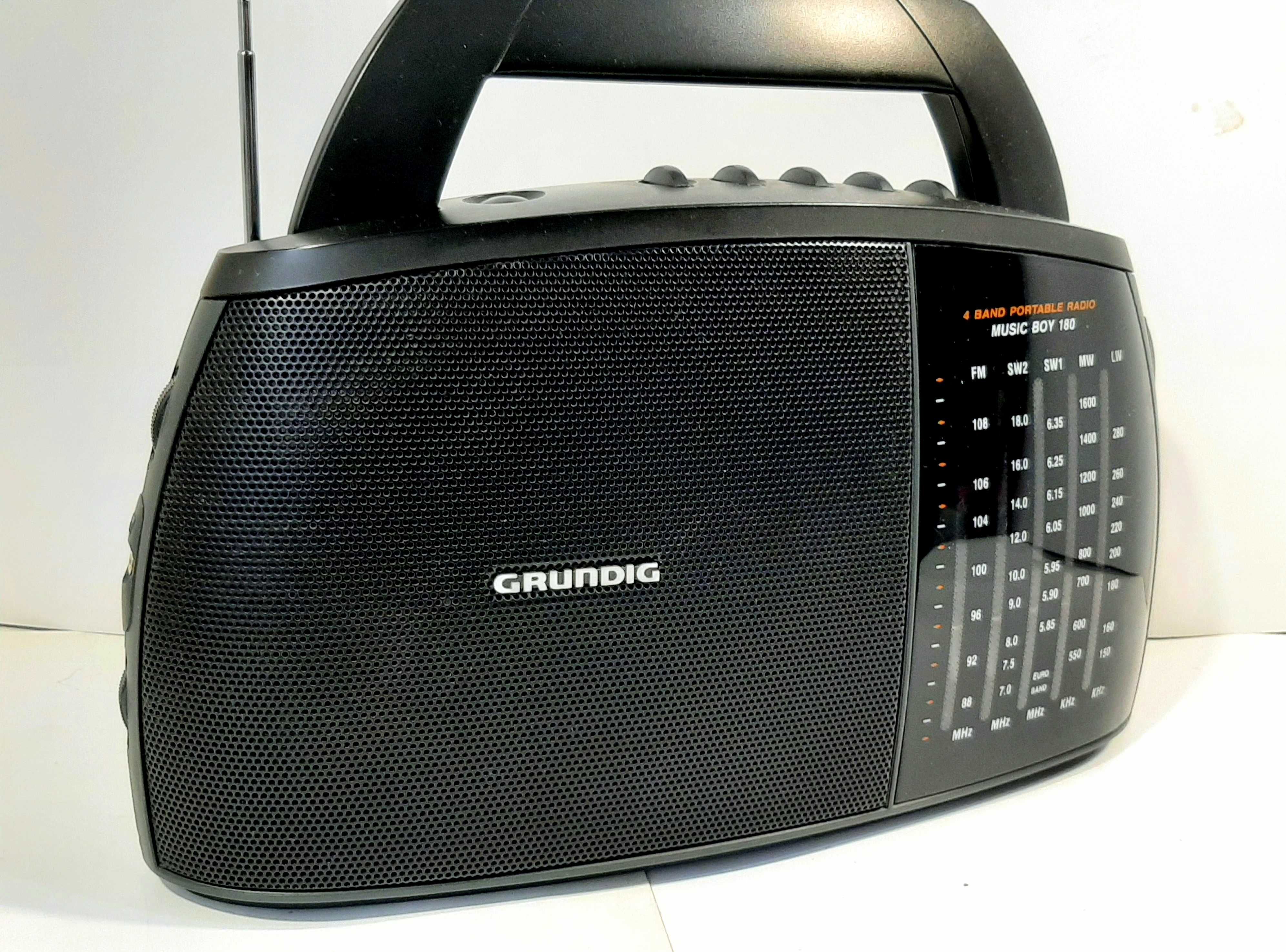 Радиоприемник  Грюндиг  GRUNDIG  Идеальный  FM, LW, MW, SW1-2