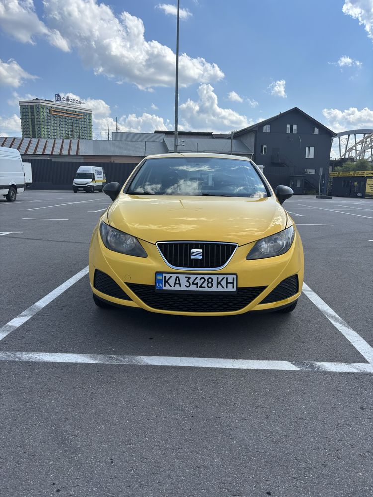 Seat Ibiza 2011 1.4 Бензин