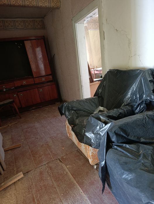 Продам ділянку з будинком