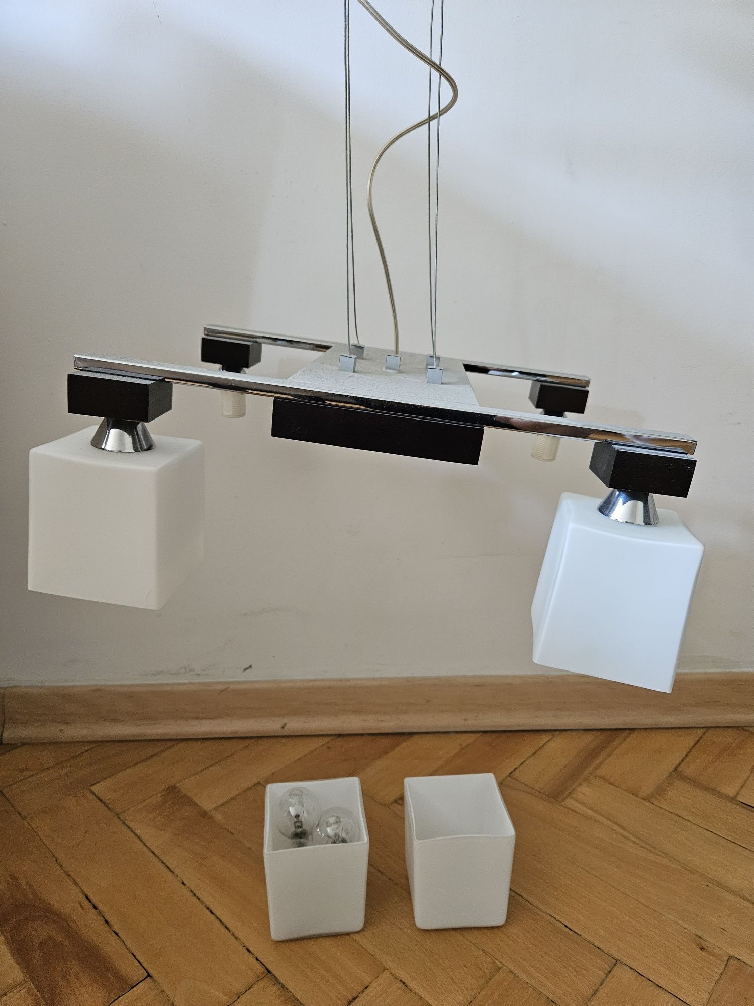 Lampa sufitowa z kinkietami
