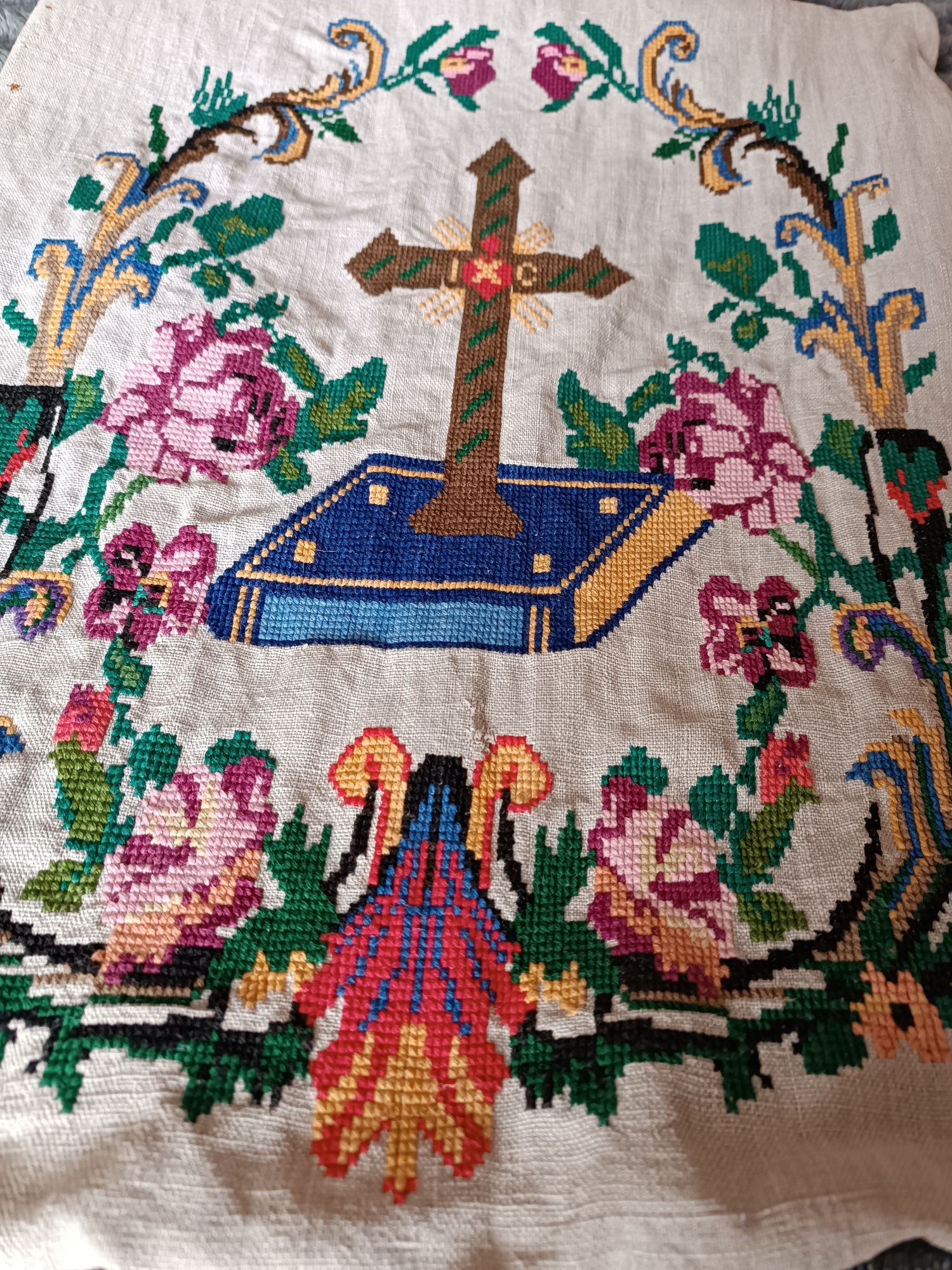 Стародавня вишивка, антикваріат, вінтажна