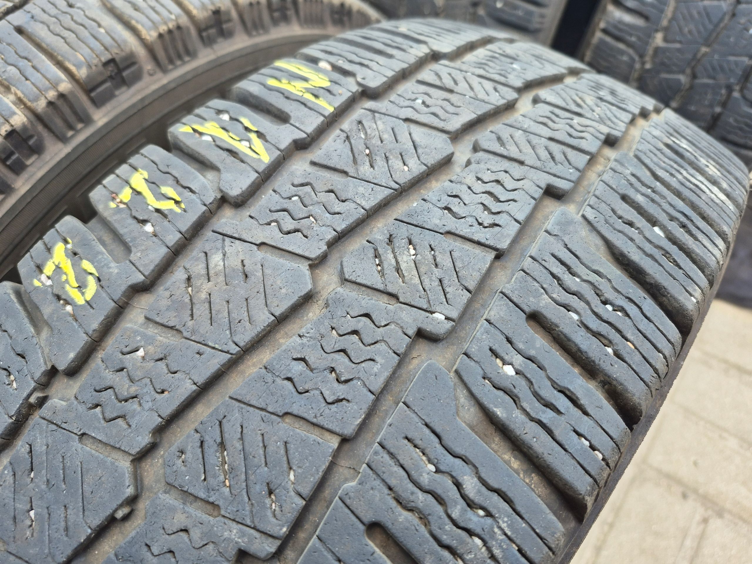 Michelin Agilis Alpin 215/65R16C 109/107R 22R 4X