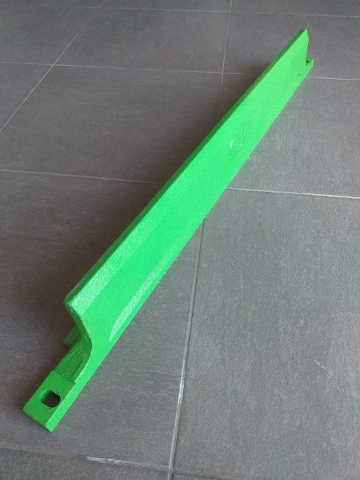 Skrobak zgarniak walca gładkiego sieczkarni Claas Jaguar 800-900