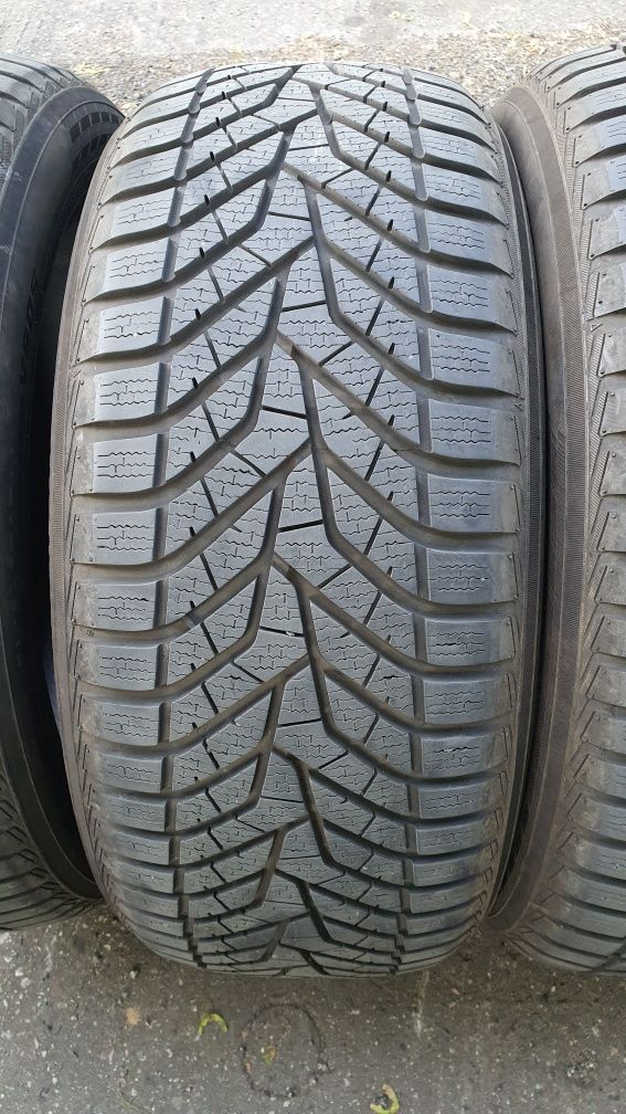 Opony Zimowe Yokohama 225/50/R18.Okazja jak nowe.