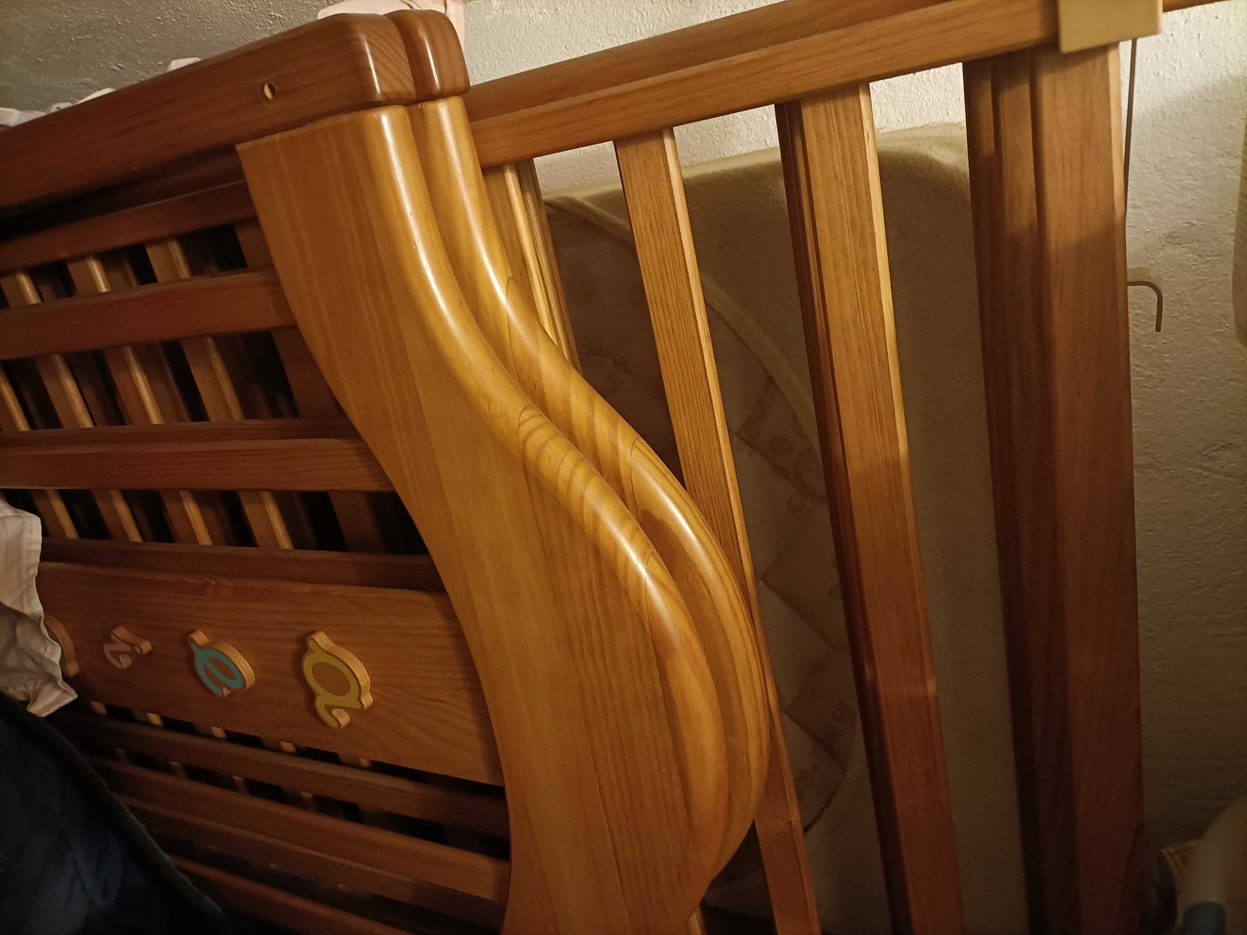 Cama e cómoda de bebe