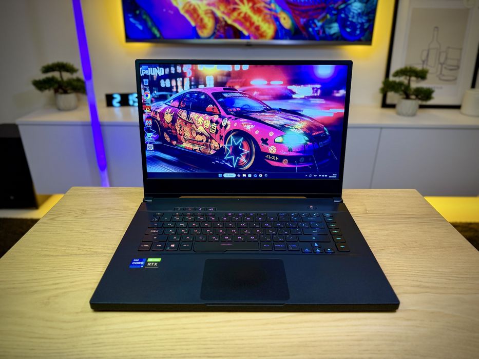 Asus rog zephyrus, rtx2060, core i7, 20gb, 240hz