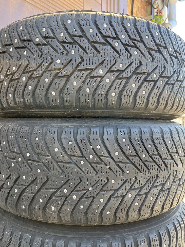 Резина Nokian 205/60 R16 зима