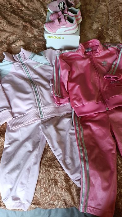 Zestaw markowych dresów dla dziewczynki