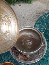 Terrina e prato em estanho e bronze
