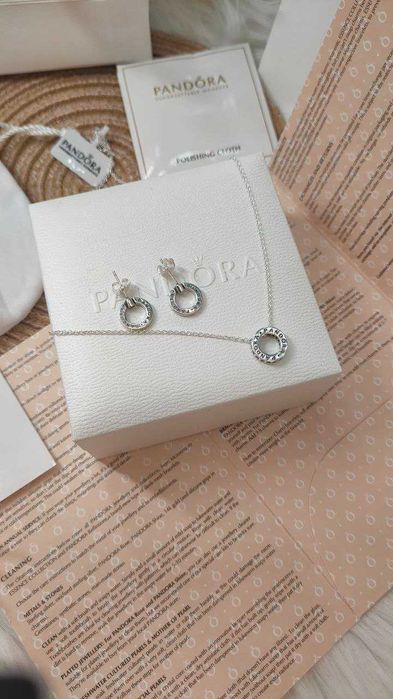 Срібний комплект Pandora з паве/ набір пандора кольє та сережки