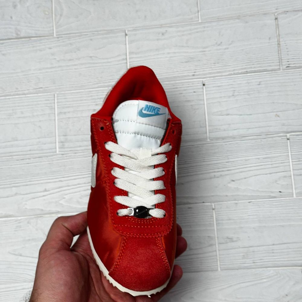 Жіночі кросівки nike cortez