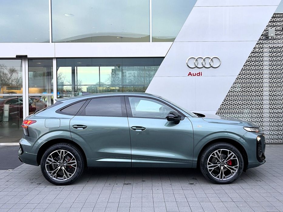 Audi Q3 Sportback Cena katalogowa: 271 080,00 zł
