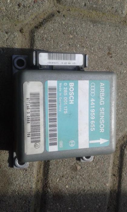 Sensor Airbag Komputer Audi V8 3.6 4.2 quattro 5000 s4 s2 a6 c4 1991