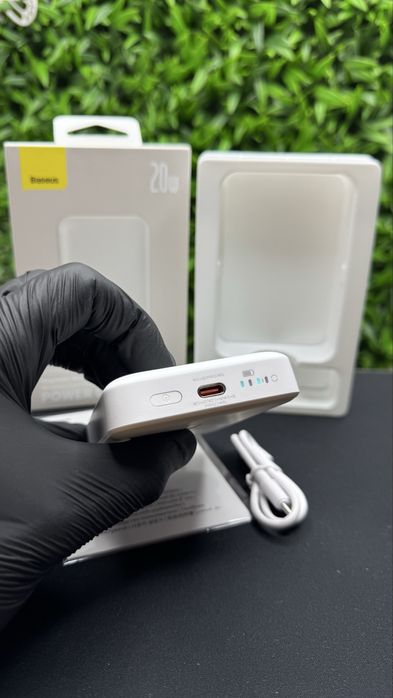 Внешний аккумулятор с беспроводной зарядкой Baseus Magnetic20W10000mAh