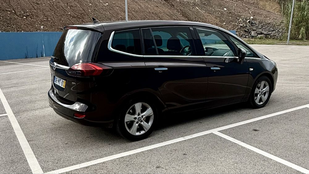 Opel Zafira 2.0 CDTi versão Cosmo - 7 Lugares - Nacional