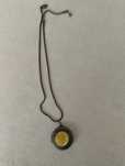 Colar com medalhão de abrir