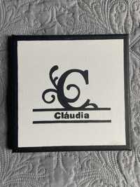 Quadro com o nome “Cláudia”