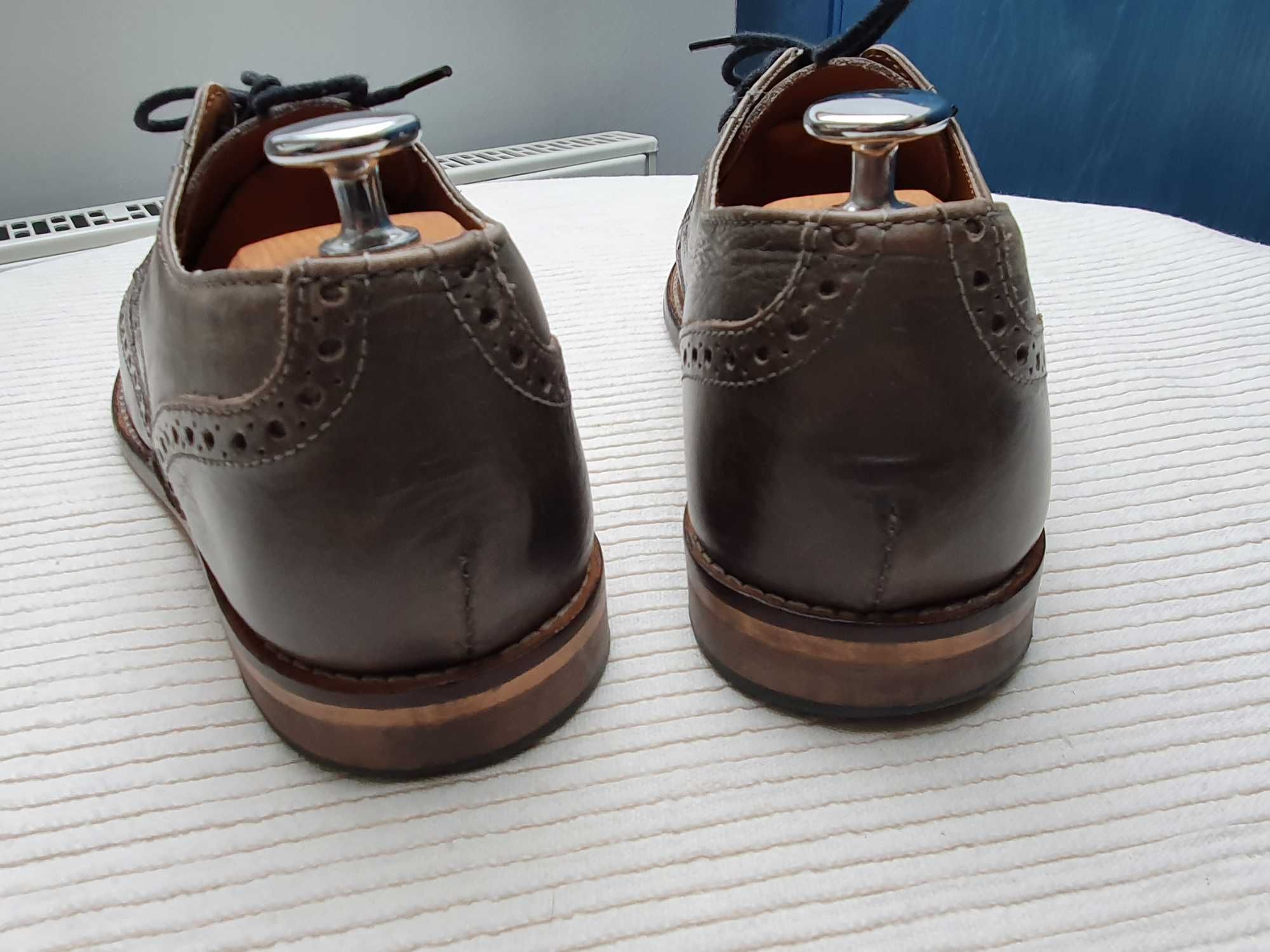 KG Kurt Geiger klasyczne buty brogsy roz. 41