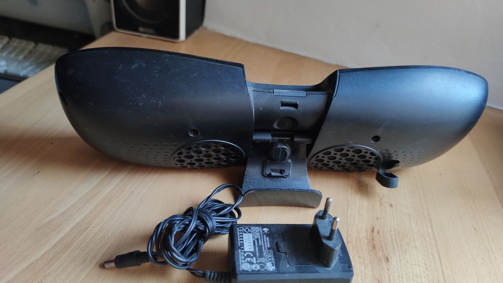 Док-станція для iPod і iPhone Logitech S715i
8 годин роботи від батаре