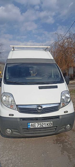 Мікроавтобус Opel Vivaro