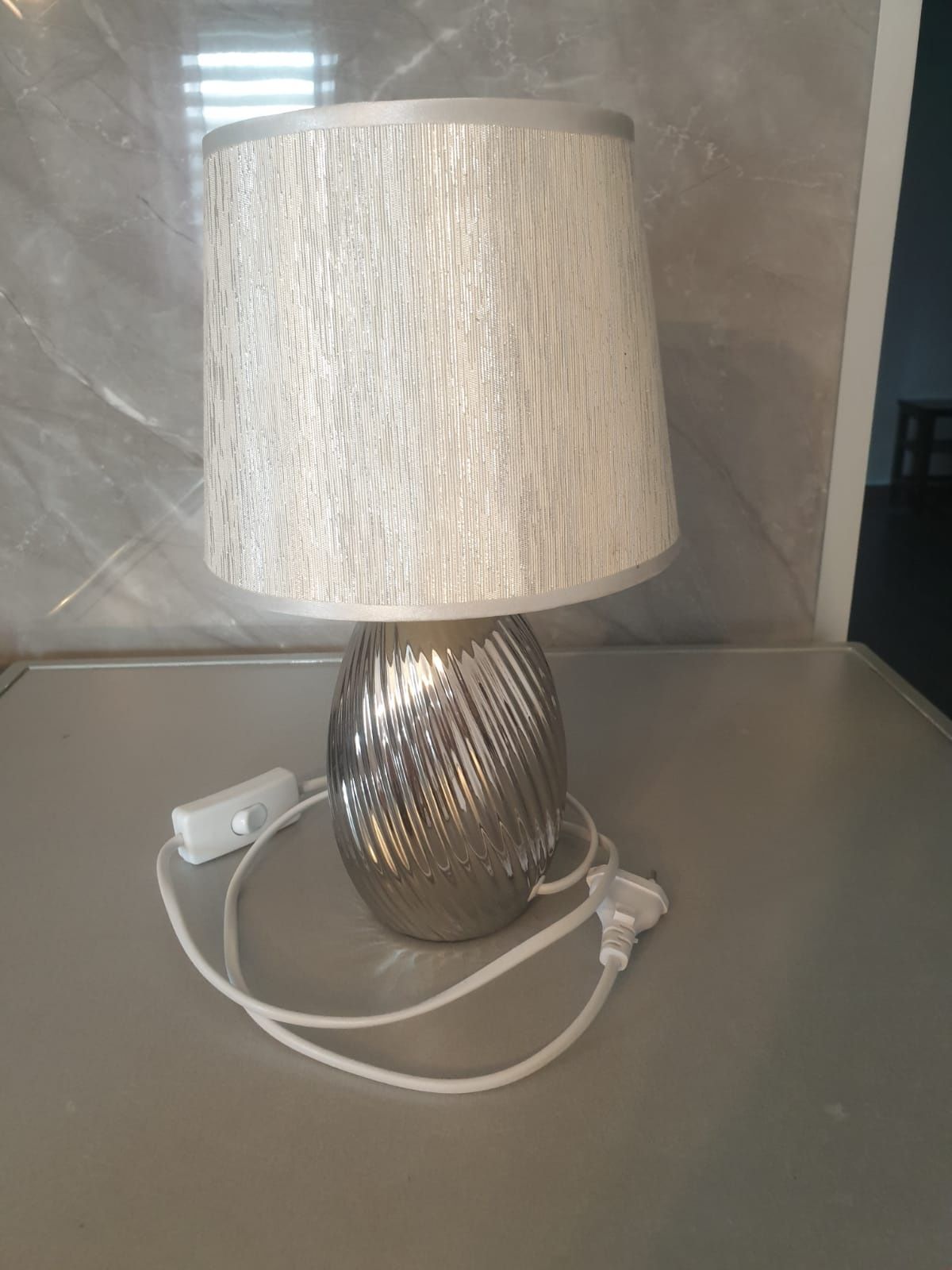 Lampka nocna bardzo ładna