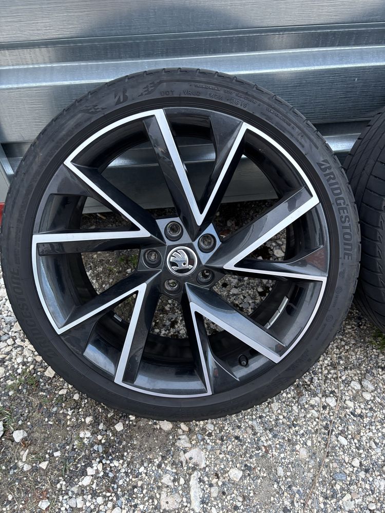 Koła lato VEGA skoda superb karoq octavia 19” 8” ET45 225/40/19
