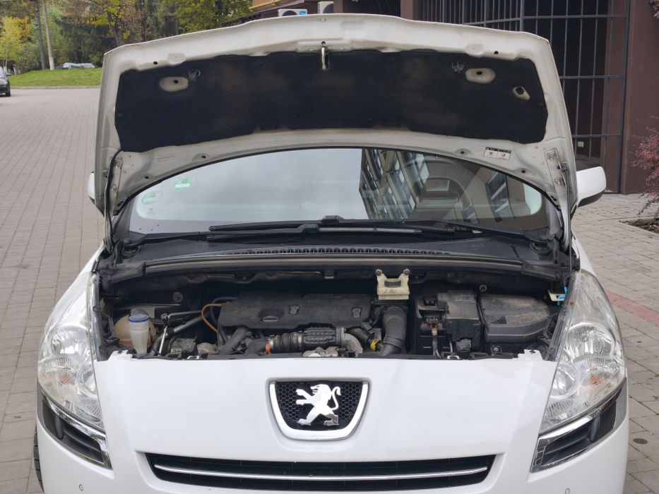Продам Peugeot 5008.