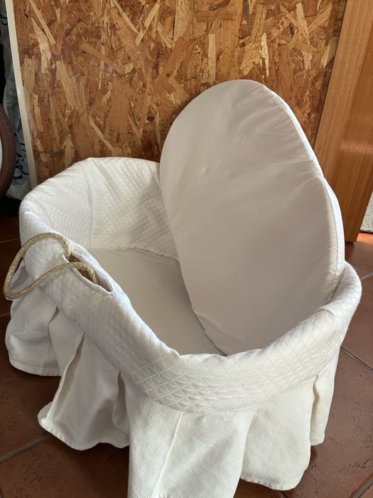 Alcofa em Vime com Colchão e Forro