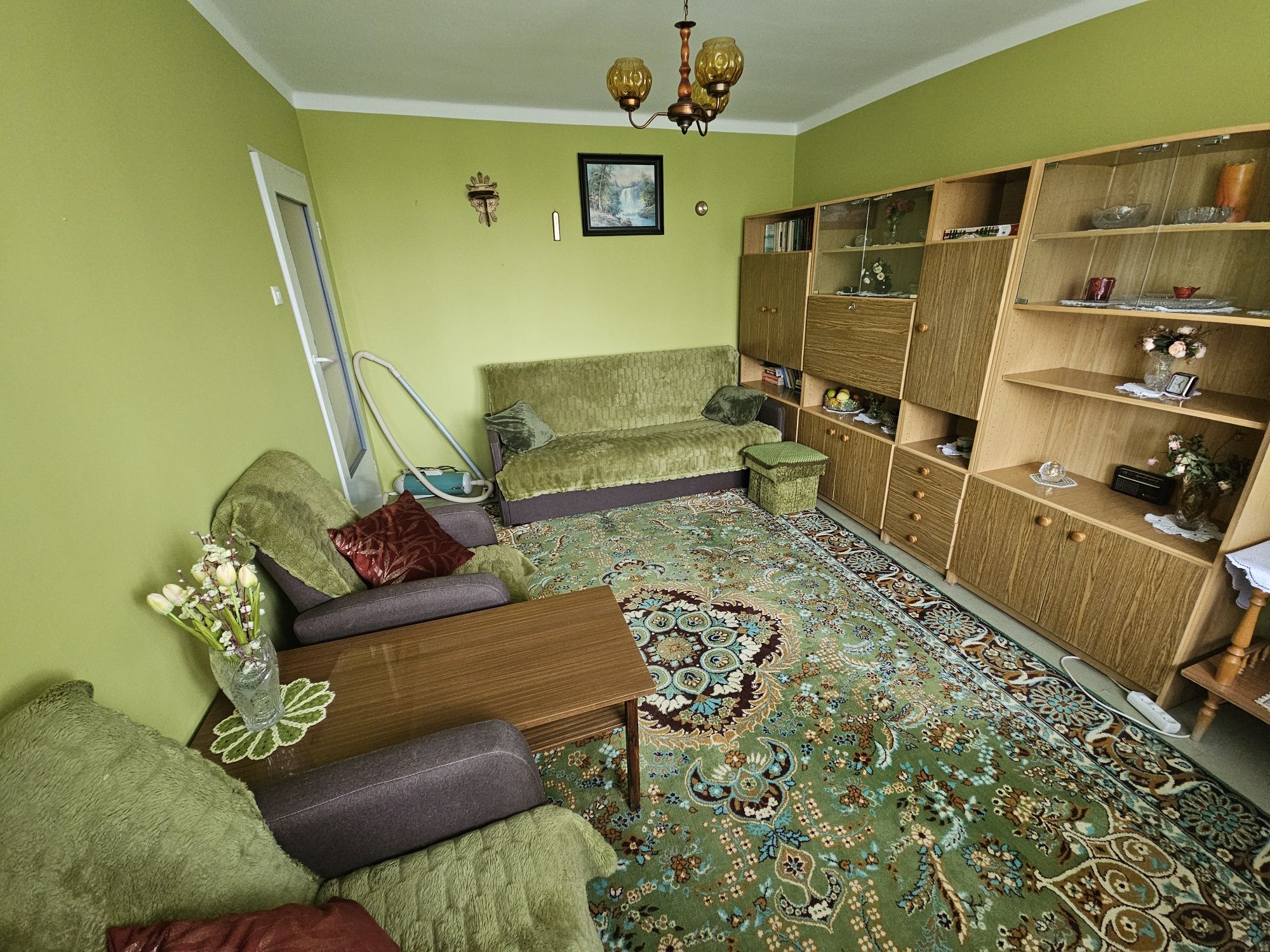 Apartament w stylu PRL (oryginalne przedmioty i meble)
