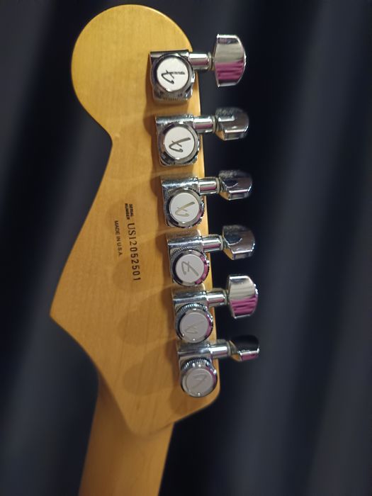 Fender American Deluxe Ash Stratocaster najtaniej