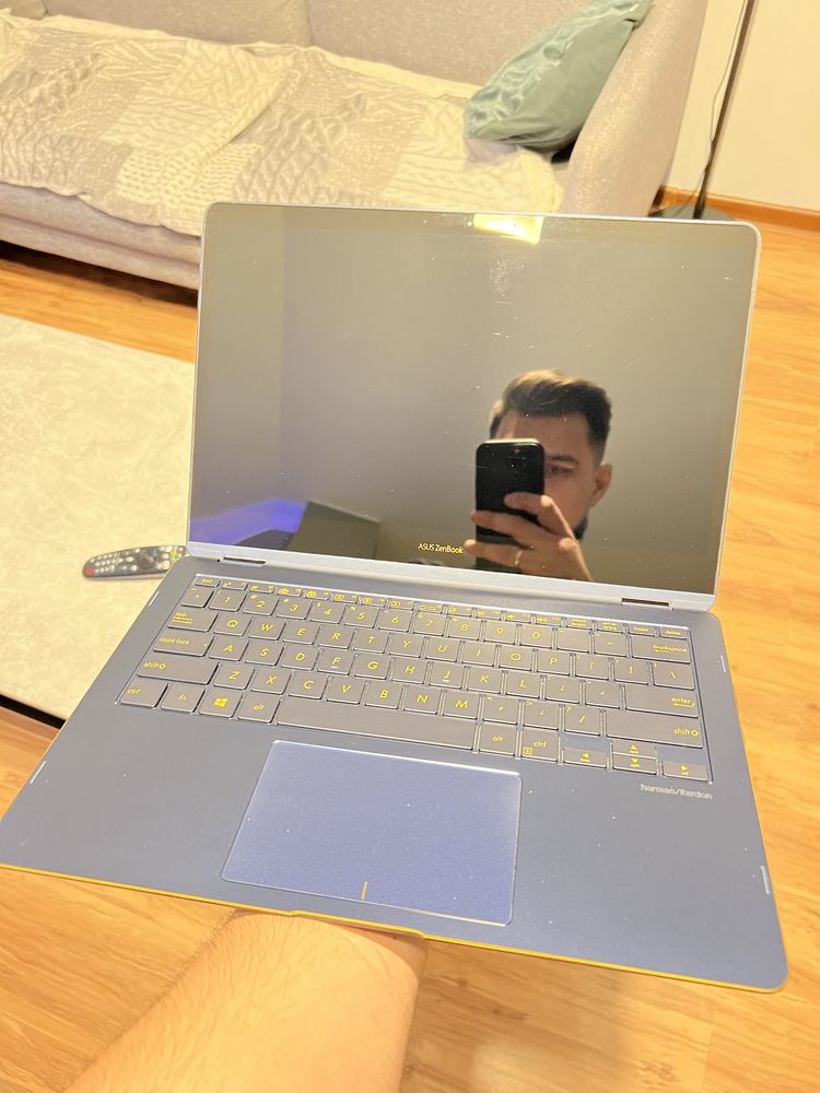 ASUS ZenBook Flip S i7 16GB 512GB SSD Win10 Pro Macbook