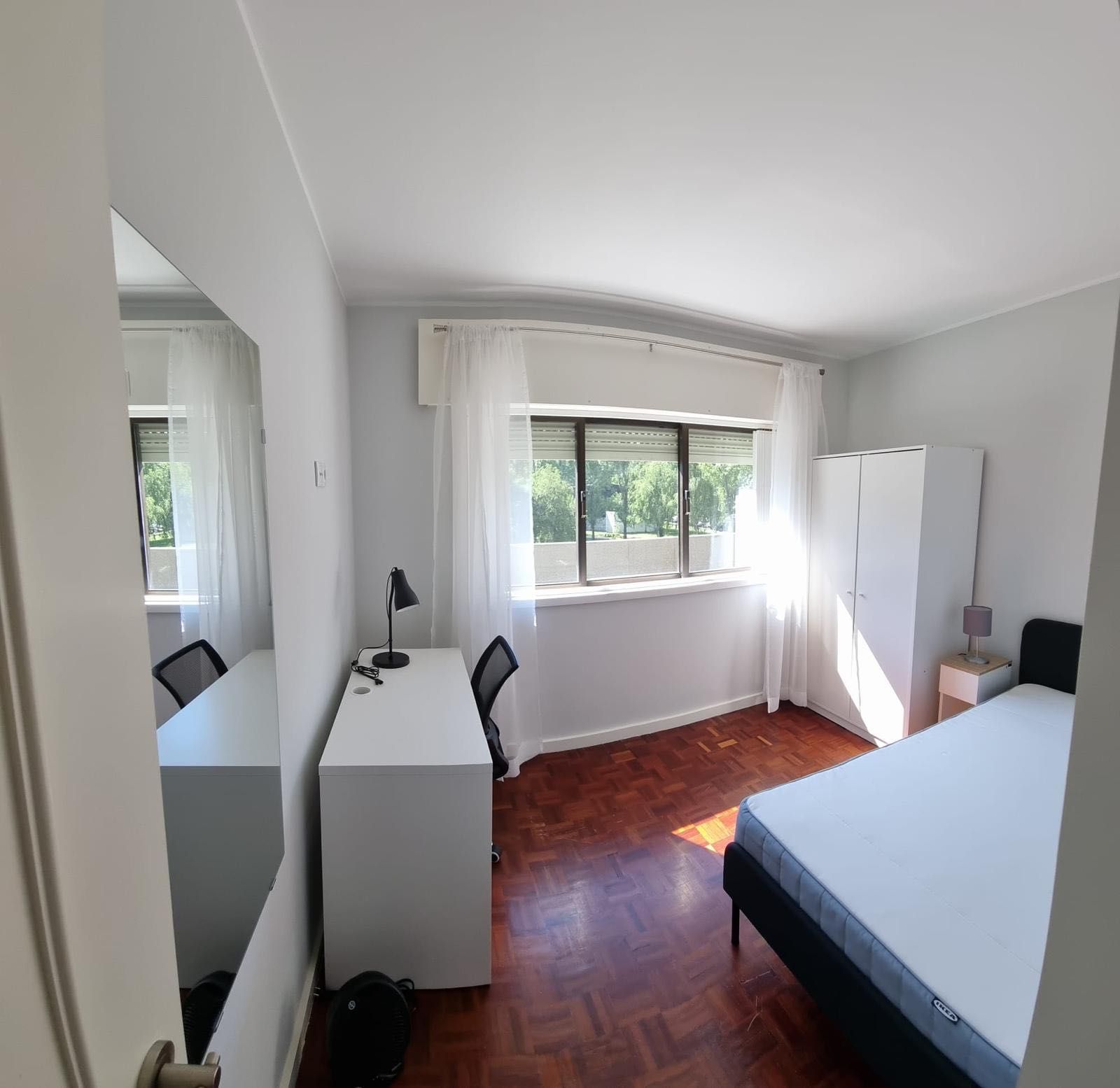 Arrendam-se quartos ao metro de Ramalde (Porto) a Raparigas Estudantes