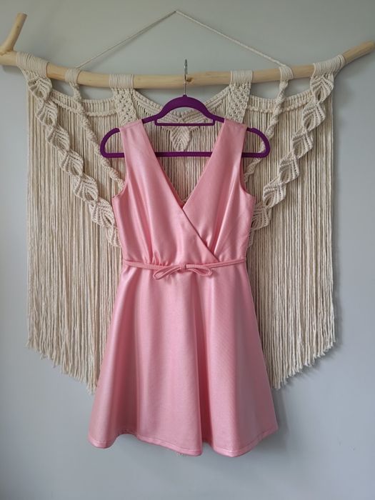 Sukienka Boohoo 36 S elegancka okazjonalna wesele chrzciny koktailowa