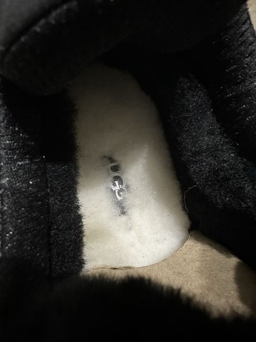 Нові кросівки UGG