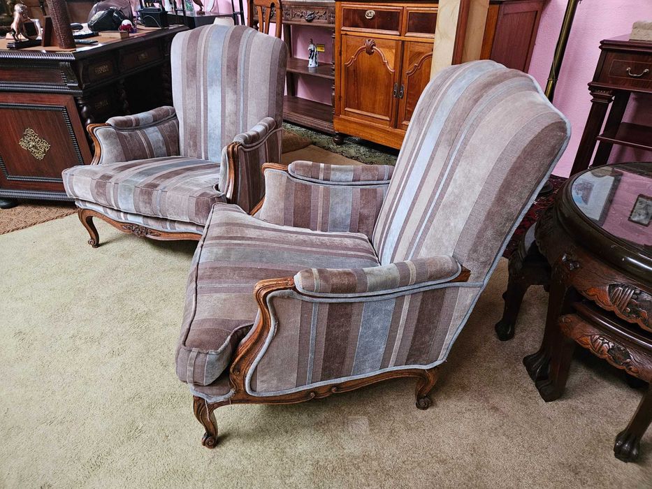 Cadeirões antigos - Bom estado geral - Valor unitário