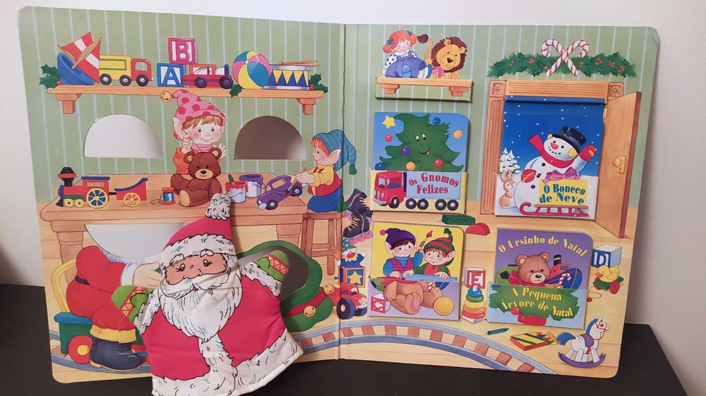 Livro infantil com marionete