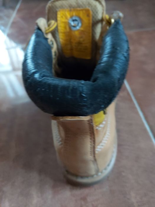 Продаю ботинки Caterpillar